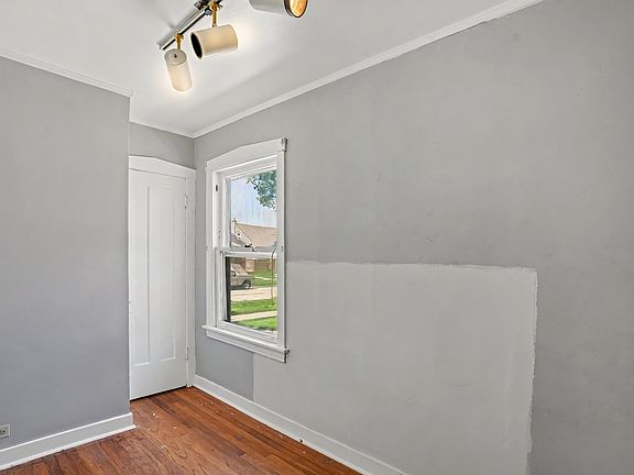 5th image of 3437 Oak Ave