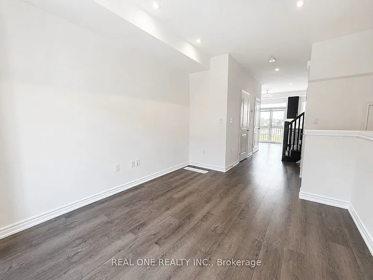 61 Soho St #31 — Photo 6