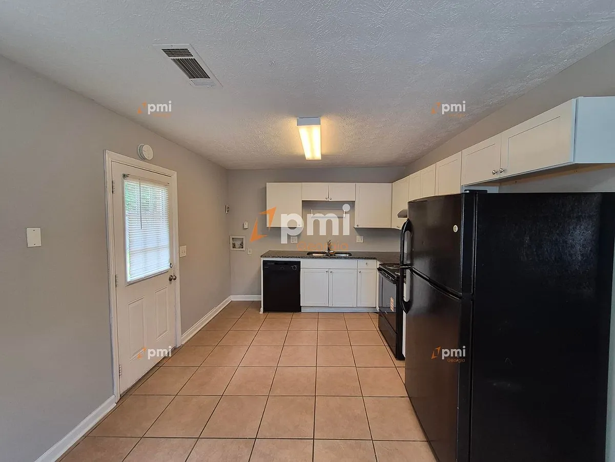 Building Photo - 808 Wilson Cir SW