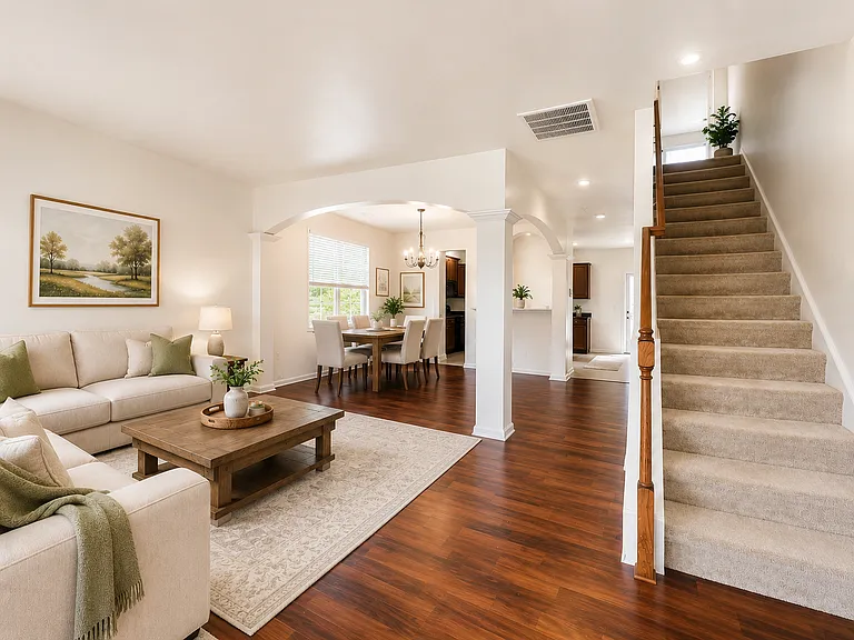 11 Phaeton Ave — Photo 2