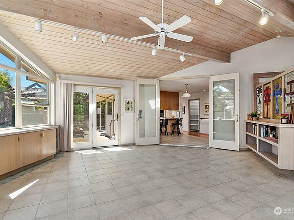 4th image of 904 Alderwood Lane