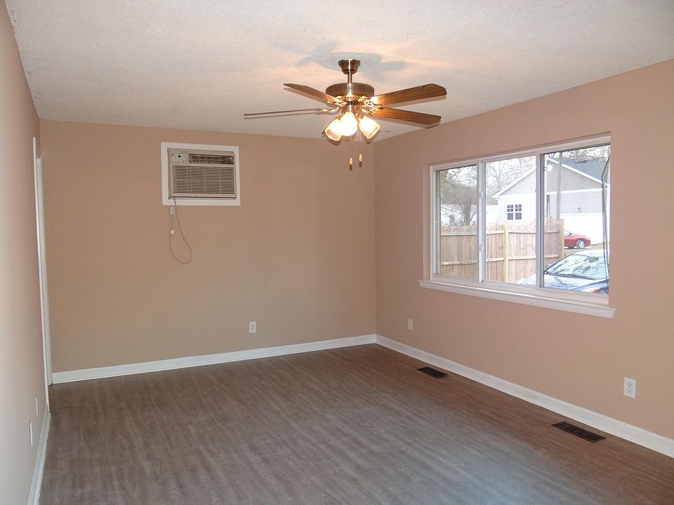 1st image of 362 Karen Dr