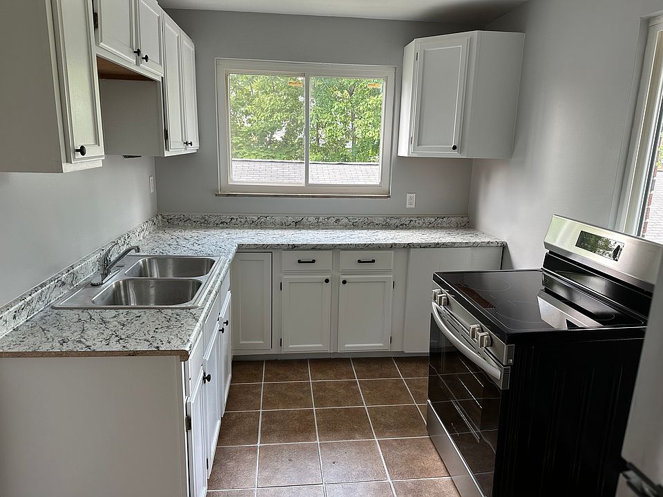 1st image of 3916 Kirkup Ave APT 2