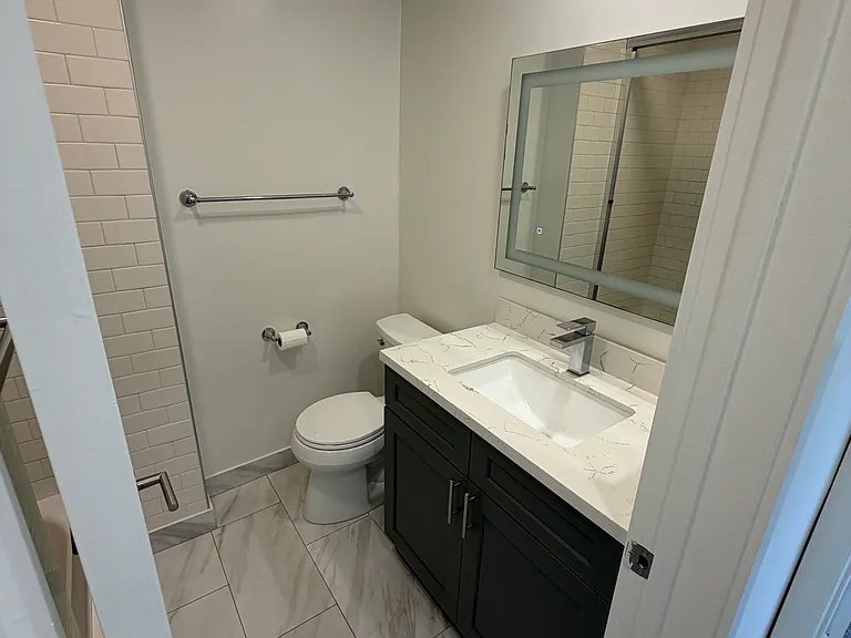Vantage Point Apartments West — Photo 13