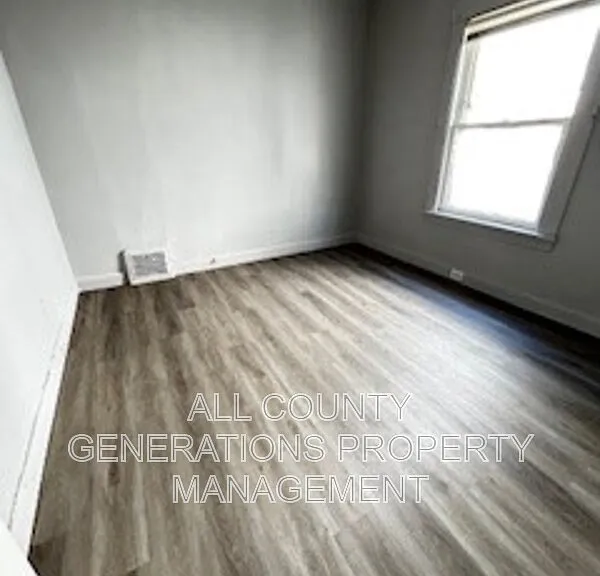1011 E 140th St — Photo 6