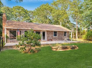 2 Fairview St, Westhampton, NY 11977