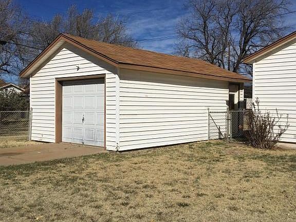 4320 Van Buren 2 garage