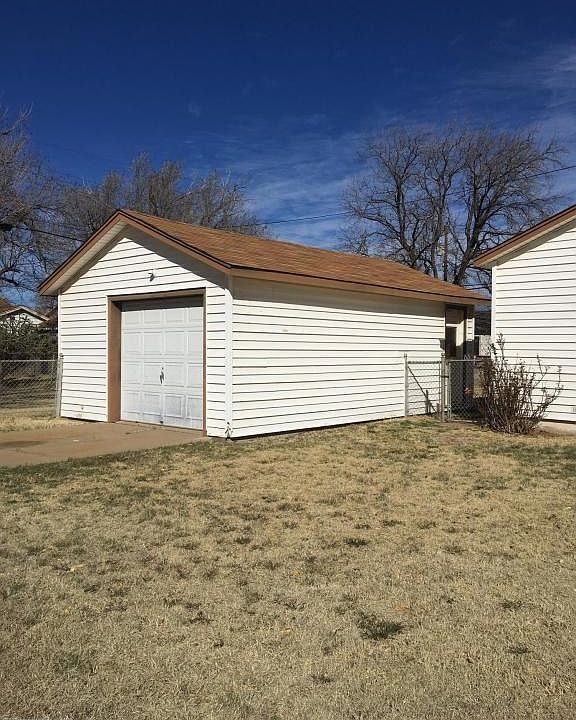 4320 Van Buren 2 garage