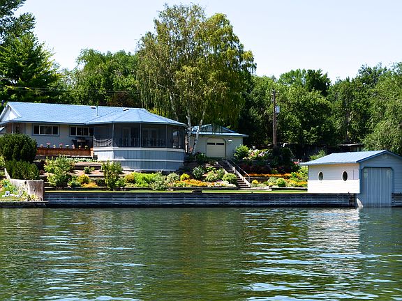 2nd image of 3004 Chisholm Dr
