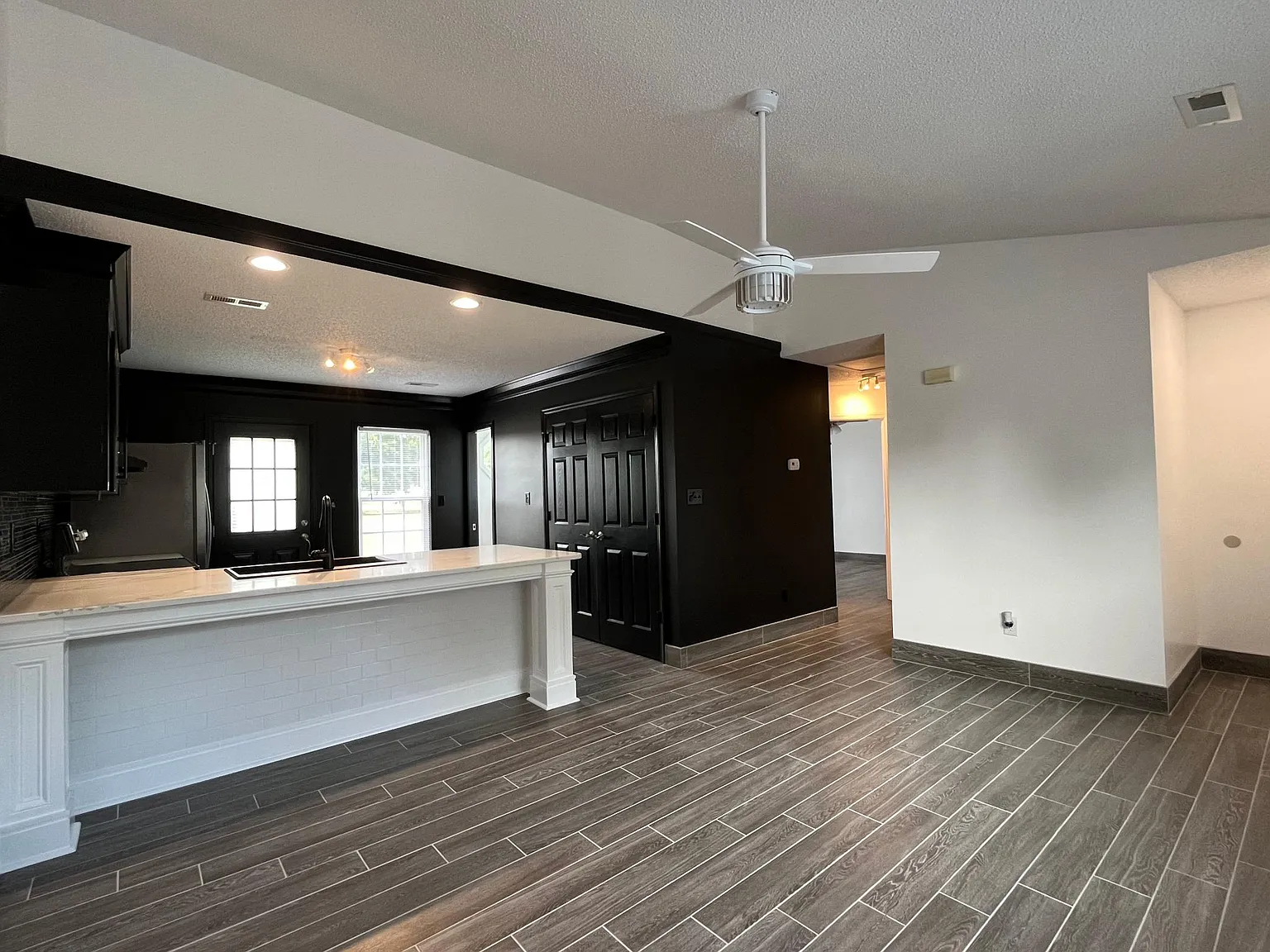 2 bed, 900 sqft, $1,450 — Photo 4