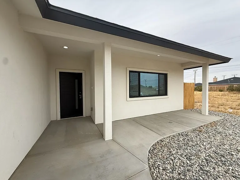 9019 Evelyn Ave — Photo 2