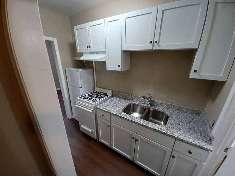 1332 Minnehaha Ave W — Photo 12