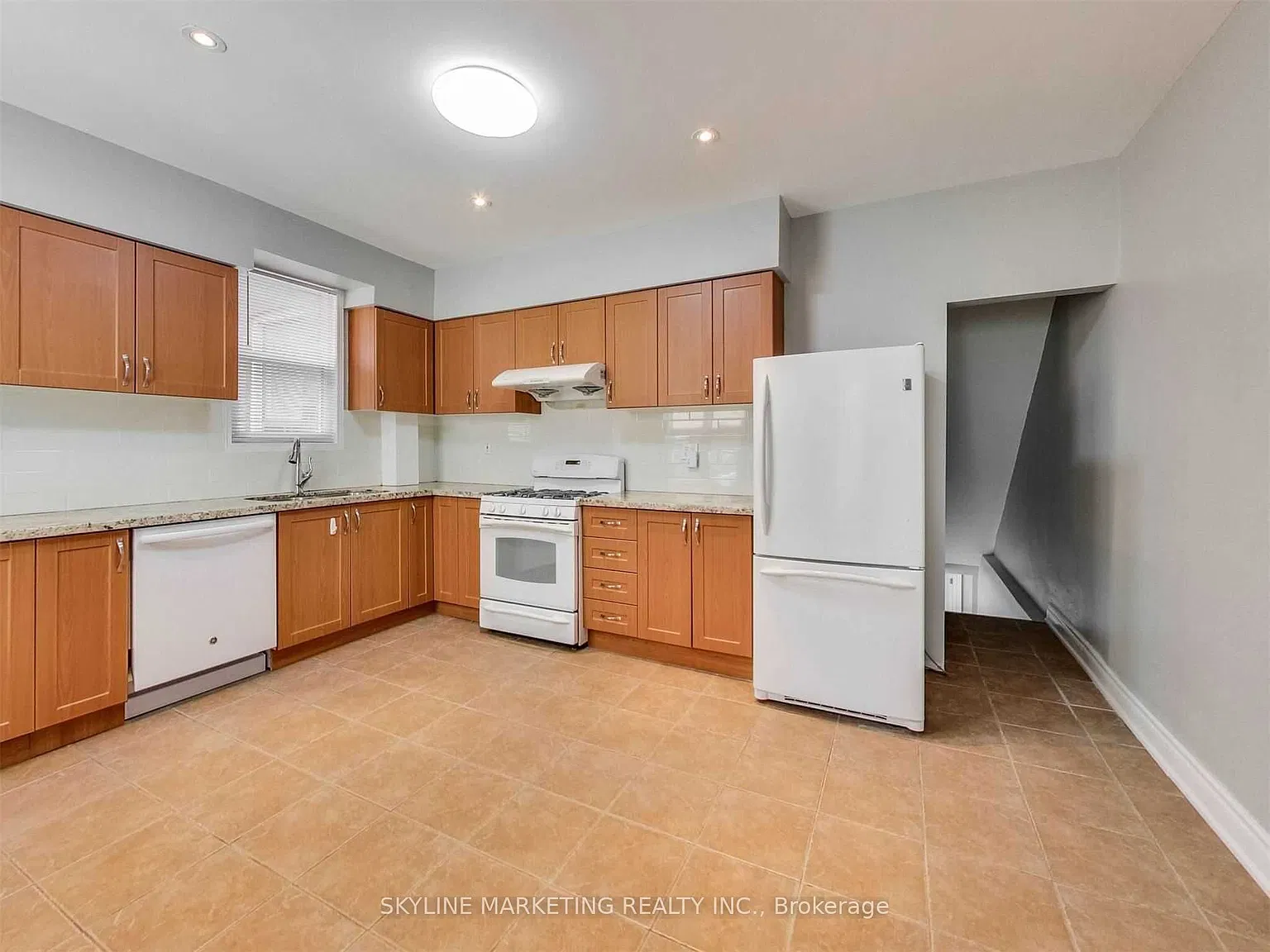 3 bed, $2,660 — Photo 4