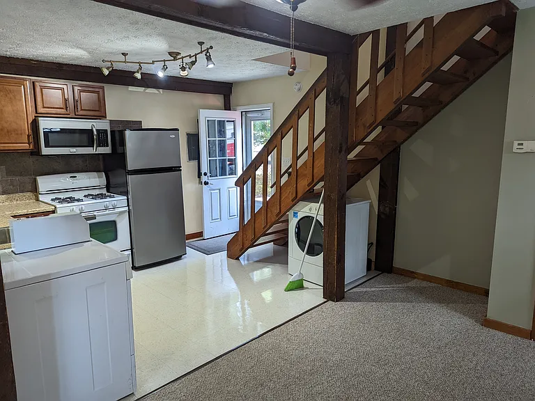 33 Myrtle St #3 — Photo 3