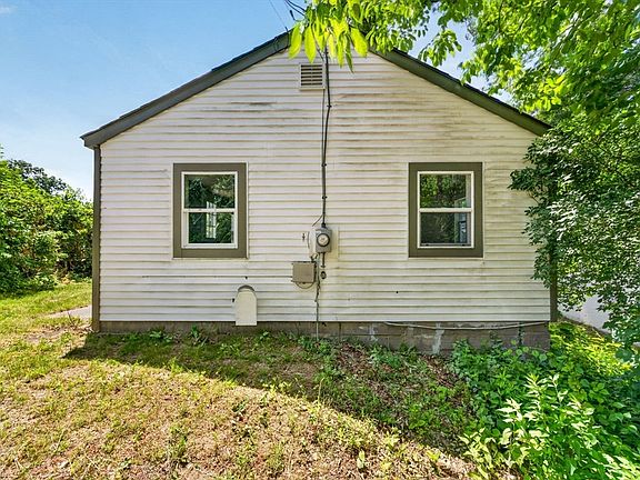 4th image of 13 Woodland Dr