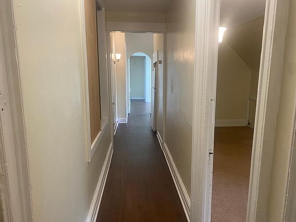 3rd image of 409 Richmond Ave #6