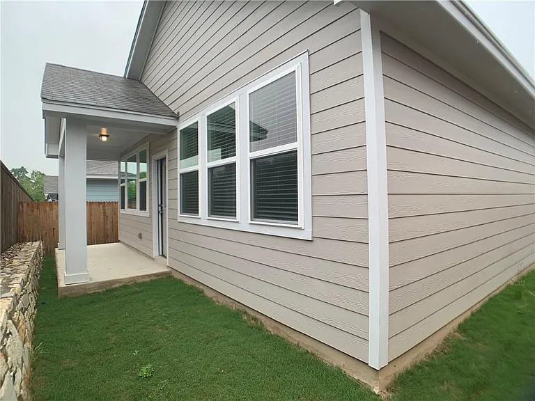 237 Michaelis Dr — Photo 23