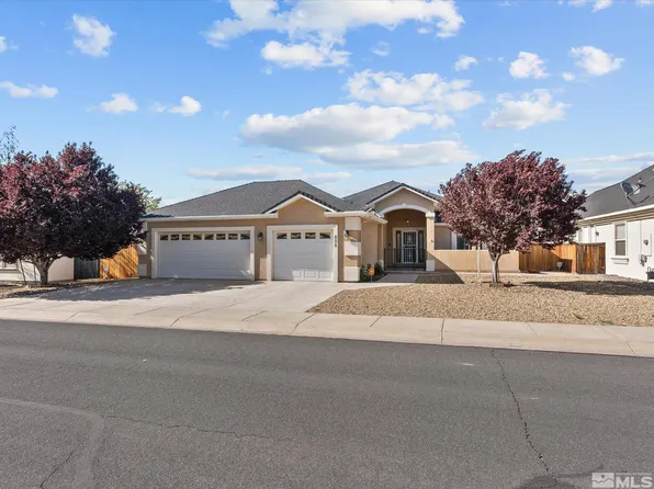 800 Divot Dr, Fernley, NV 89408