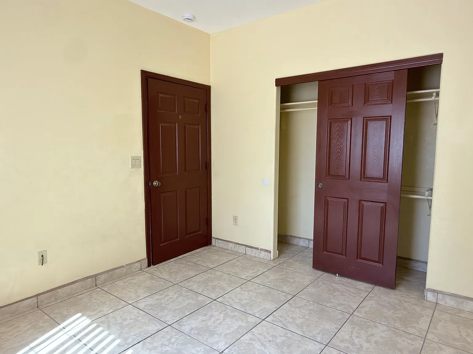 2 bed, 1100 sqft, $1,100 — Photo 4