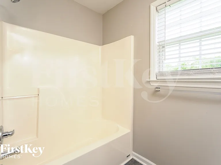 6590 Lake Dale Way — Photo 17