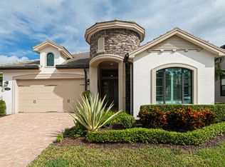 9267 Glenforest Dr, Naples, FL 34120