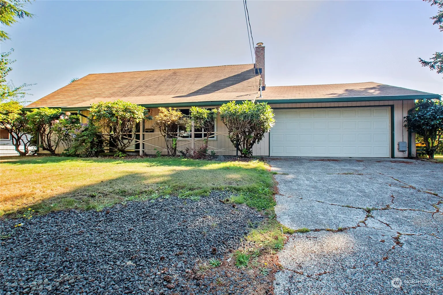 915 Marshall Drive SE photo 1