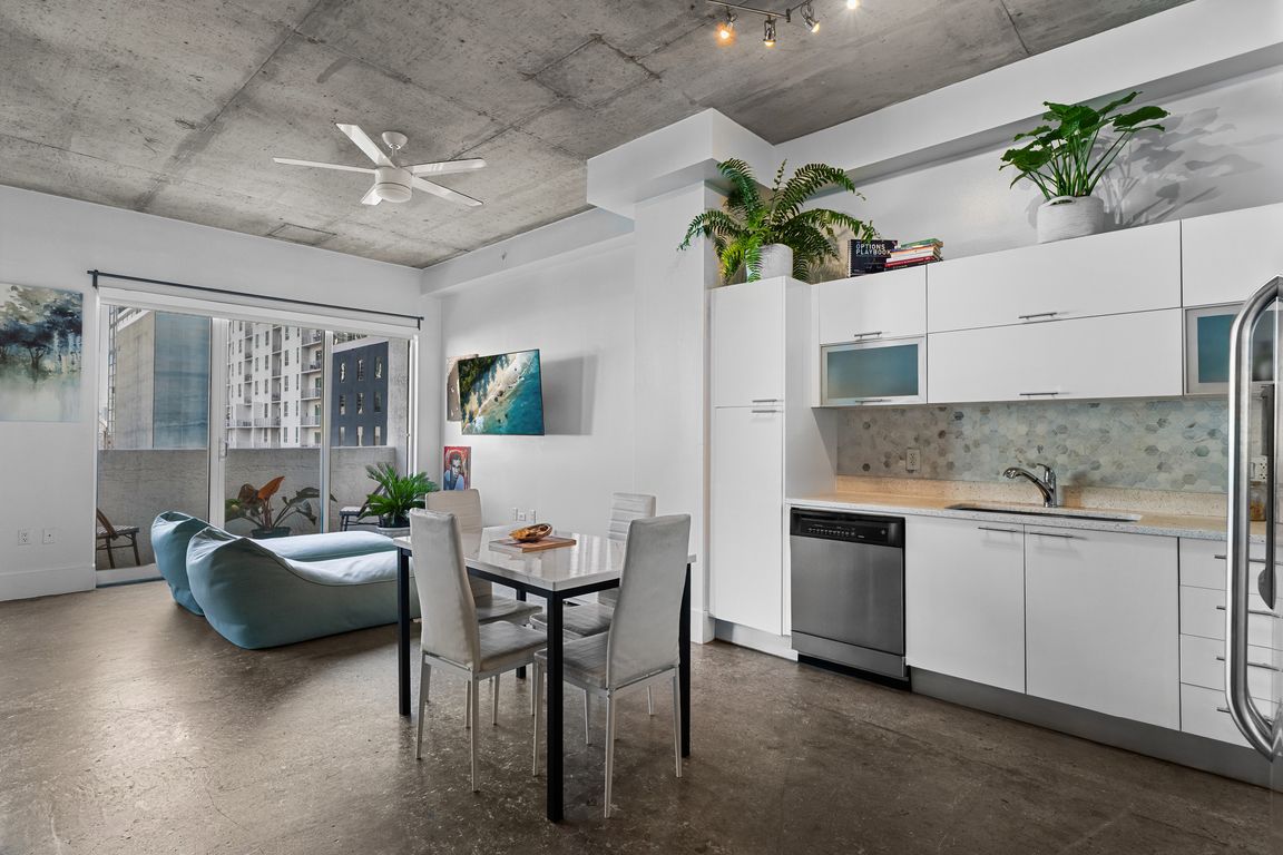 next background image