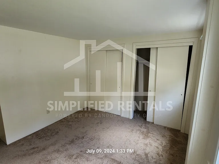 Sofield Apartments — Photo 15