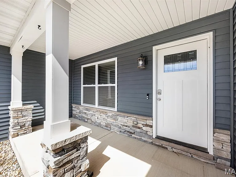407 Sammy Ln — Photo 4
