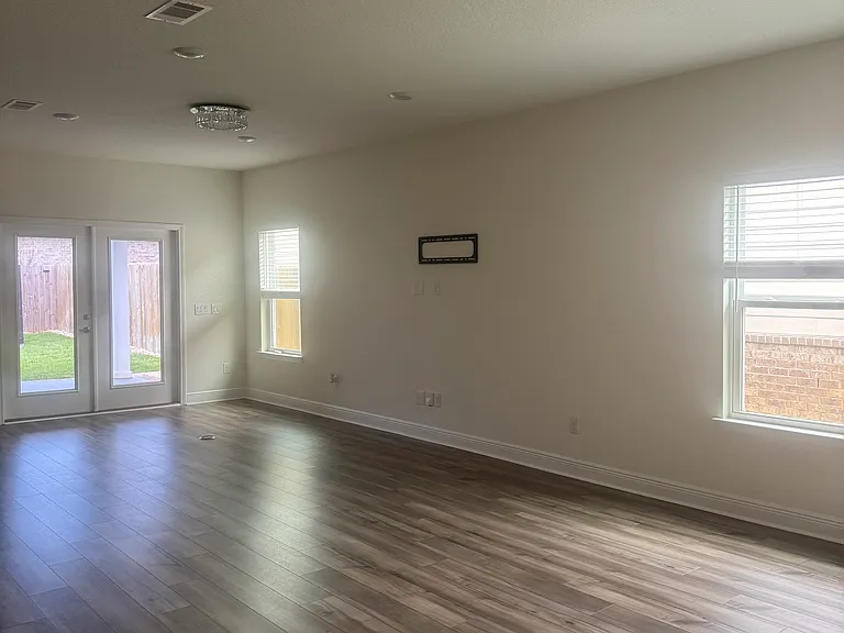 4725 Majestic Palm St — Photo 23