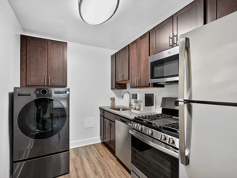 Tuscany Gardens Apartments — Photo 33