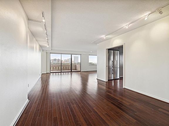 5th image of 1400 Hermann Dr #9AH