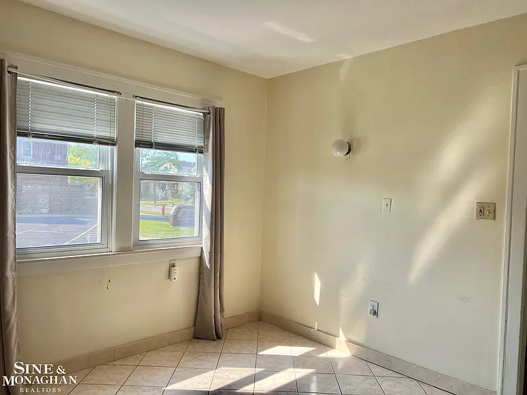 1450 Maryland St — Photo 12