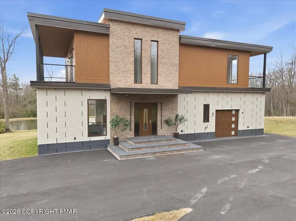 130 Laurelbrook Dr, Wilkes Barre, PA 18702