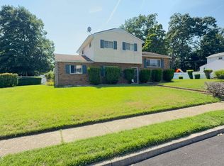 103 Iris Dr, Neptune, NJ 07753
