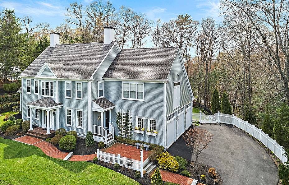 1st image of 16 Pokanoket Ln