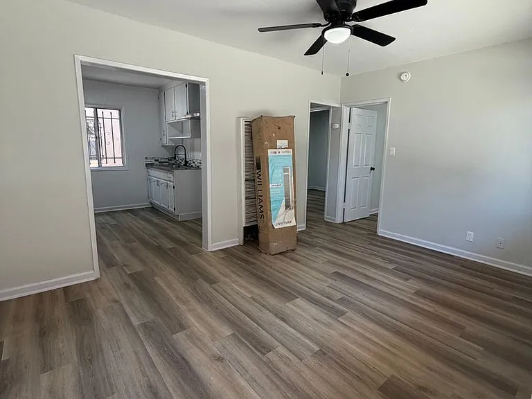 8464 S Avalon Blvd — Photo 12