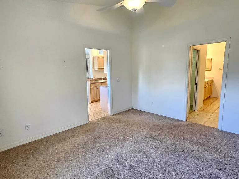 904 Casa Del Lago Way #904 — Photo 25