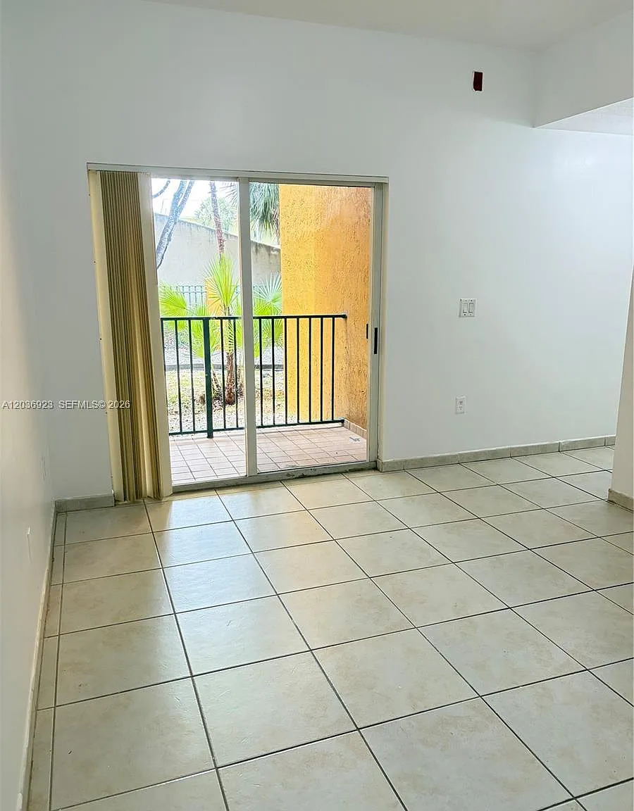 Palm Gardens At Doral Con — Photo 3