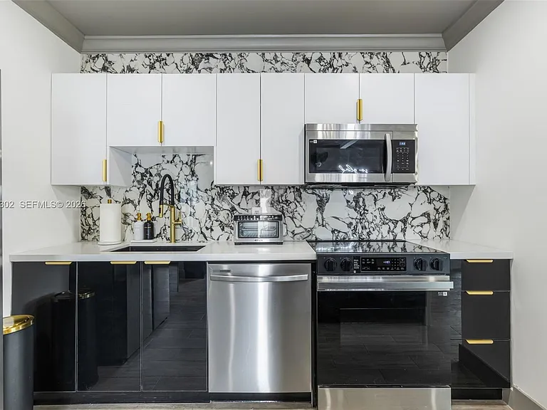 1532 N Andrews Ave — Photo 13