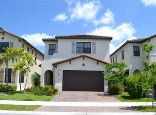 3525 W 97th St, Hialeah, FL 33018