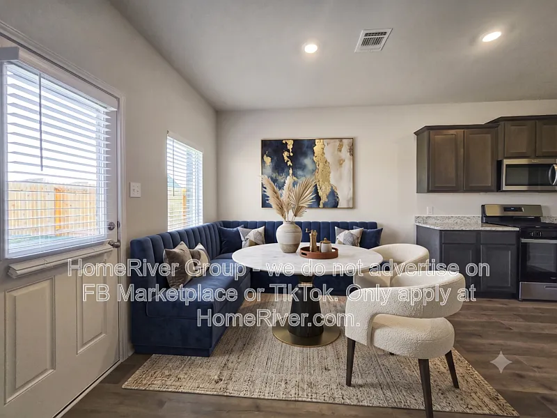 4 bed, 2.5 bath, 2173 sqft, $2,595 — Photo 3