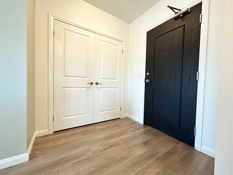 144 Watson Rd N #502 — Photo 3