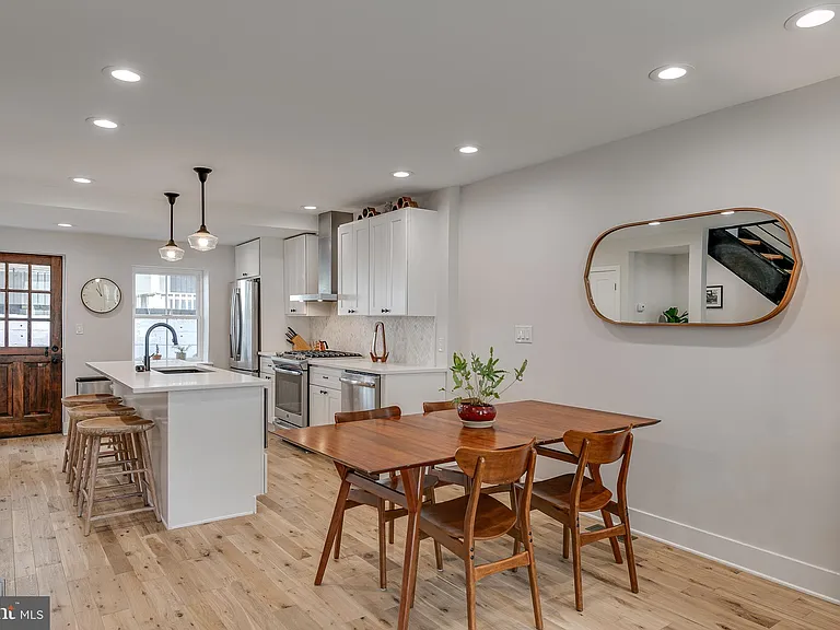 746 S Harshaw St — Photo 4