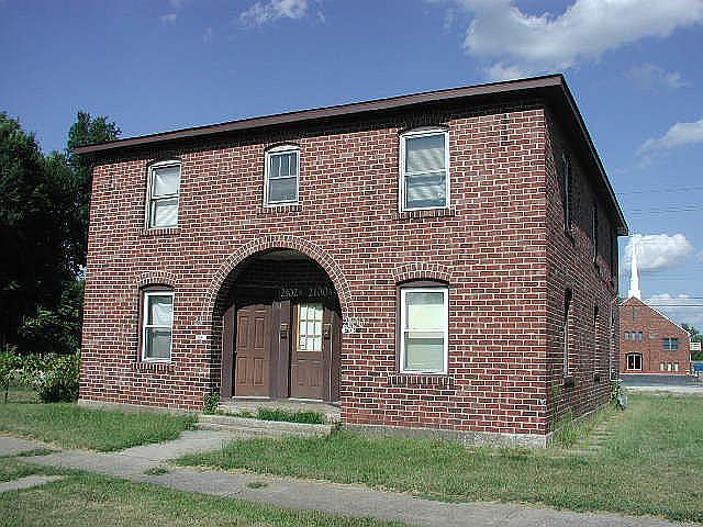1st image of 2100 Dewey Ave