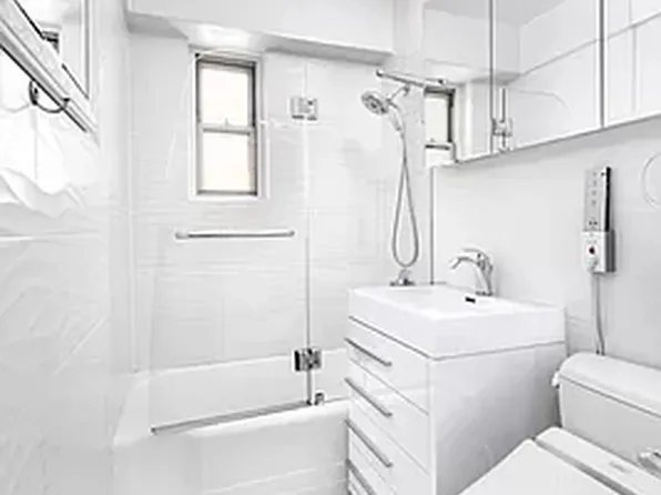 225 East 46th Street image 4 of 17