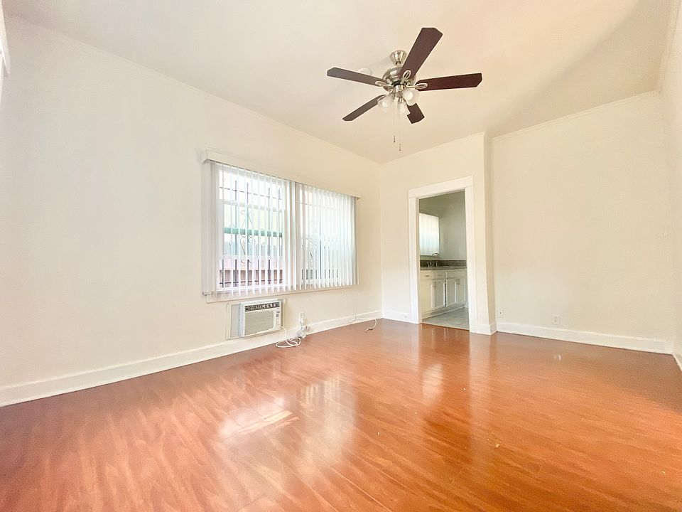 1st image of 561 N Heliotrope Dr #101