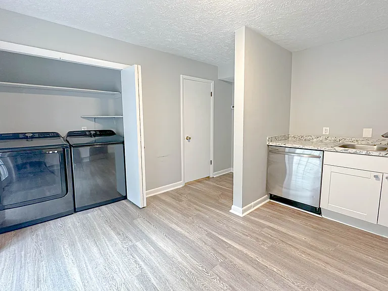 3307 Falls Creek Dr — Photo 6