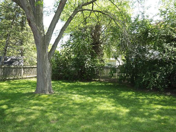 3rd image of 6264 N Lydell Ave