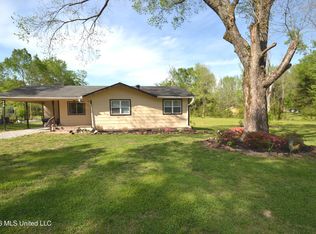 678 Rebecca Dr, Byhalia, MS 38611